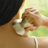 NOTDAM Bangjja Brassware Flower Gua Sha Massager con bolsa acolchada complementaria