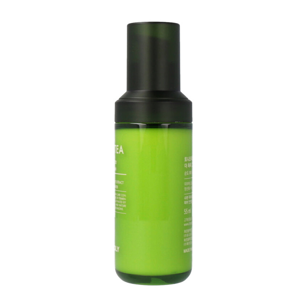Protects skin from environmental damage with fermented green tea extract.
