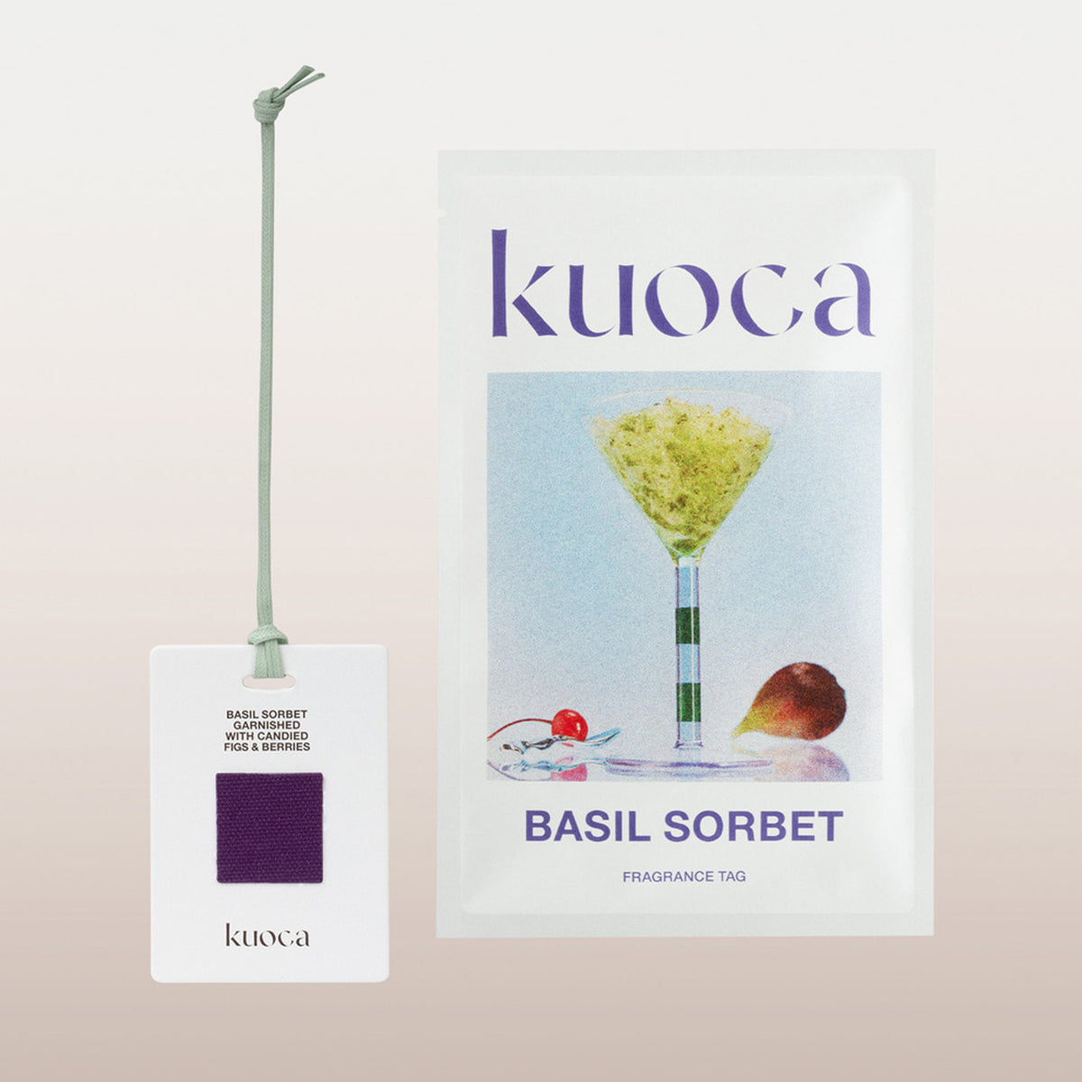 Kuoca Basil Sorbet adornado con higos y bayas confitadas