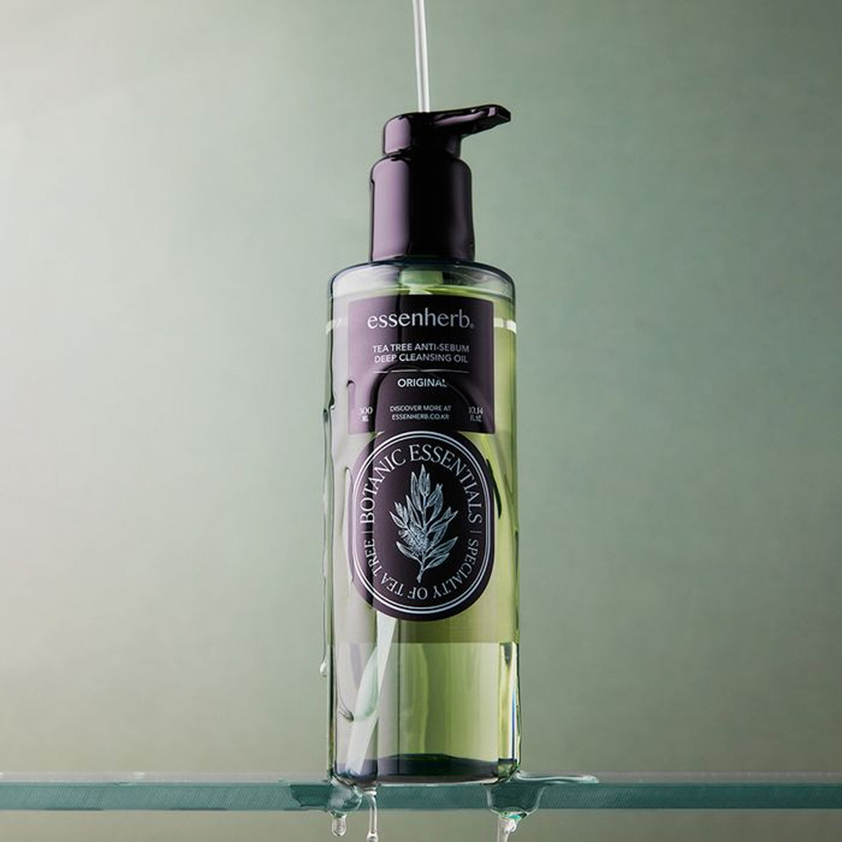 essenherb Tea Tree Anti-Sebum Deep Cleansing Oil 300ml